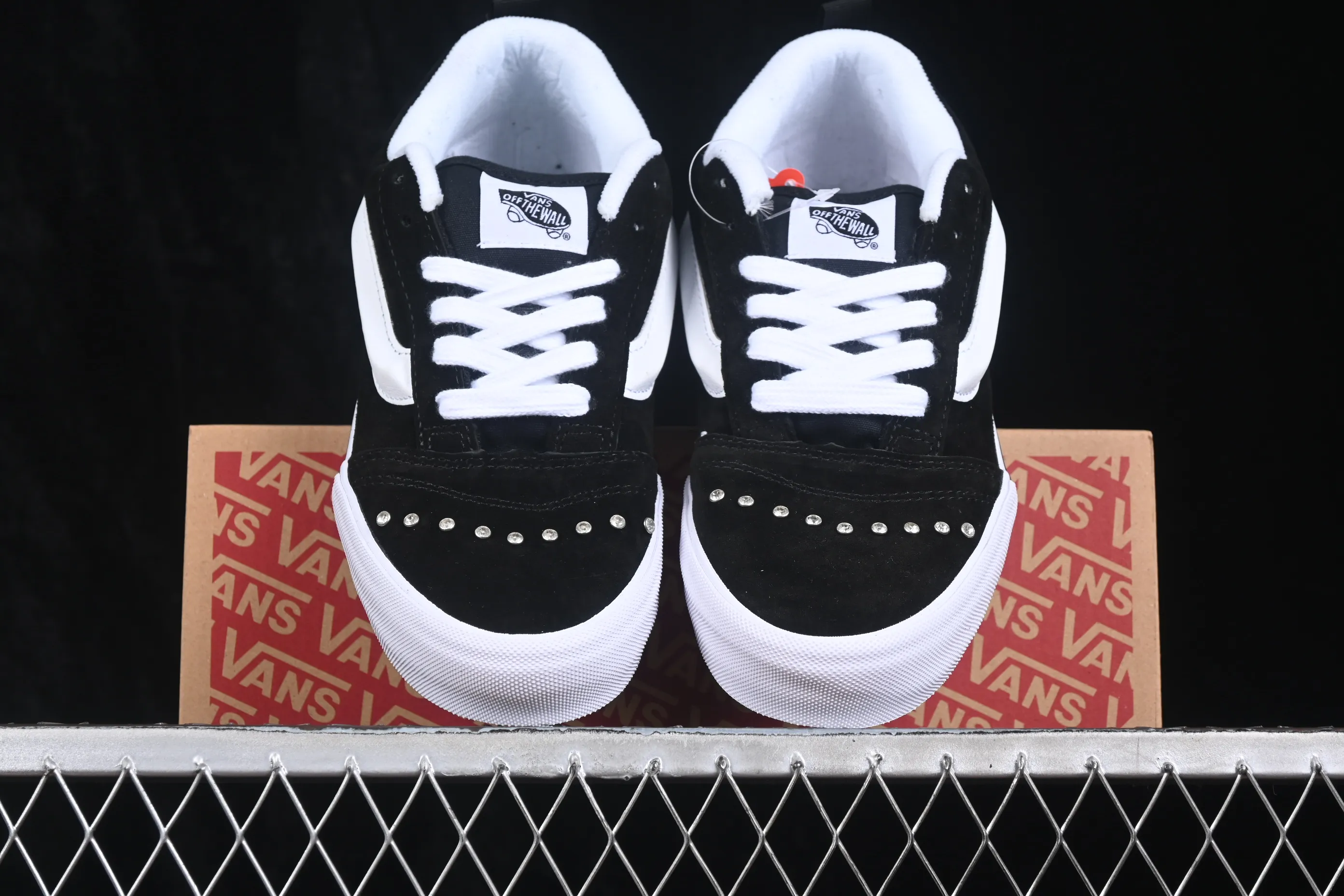 All categories Vans Vans series Vans Low Vans Knu Skool Vans low-top casual skateboard shoes VN0009QC65BT1